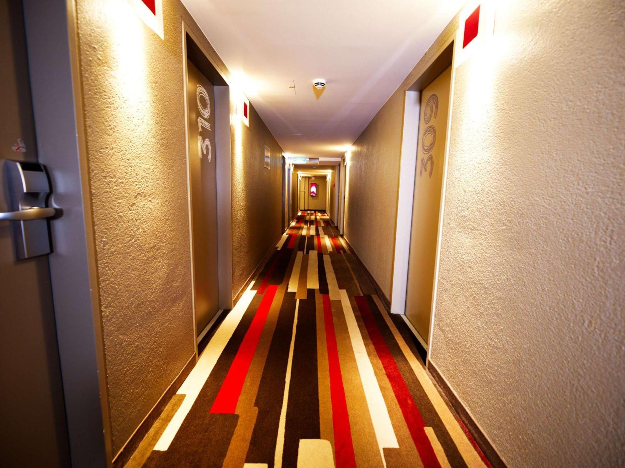 Ibis Koeln Centrum Exterior photo