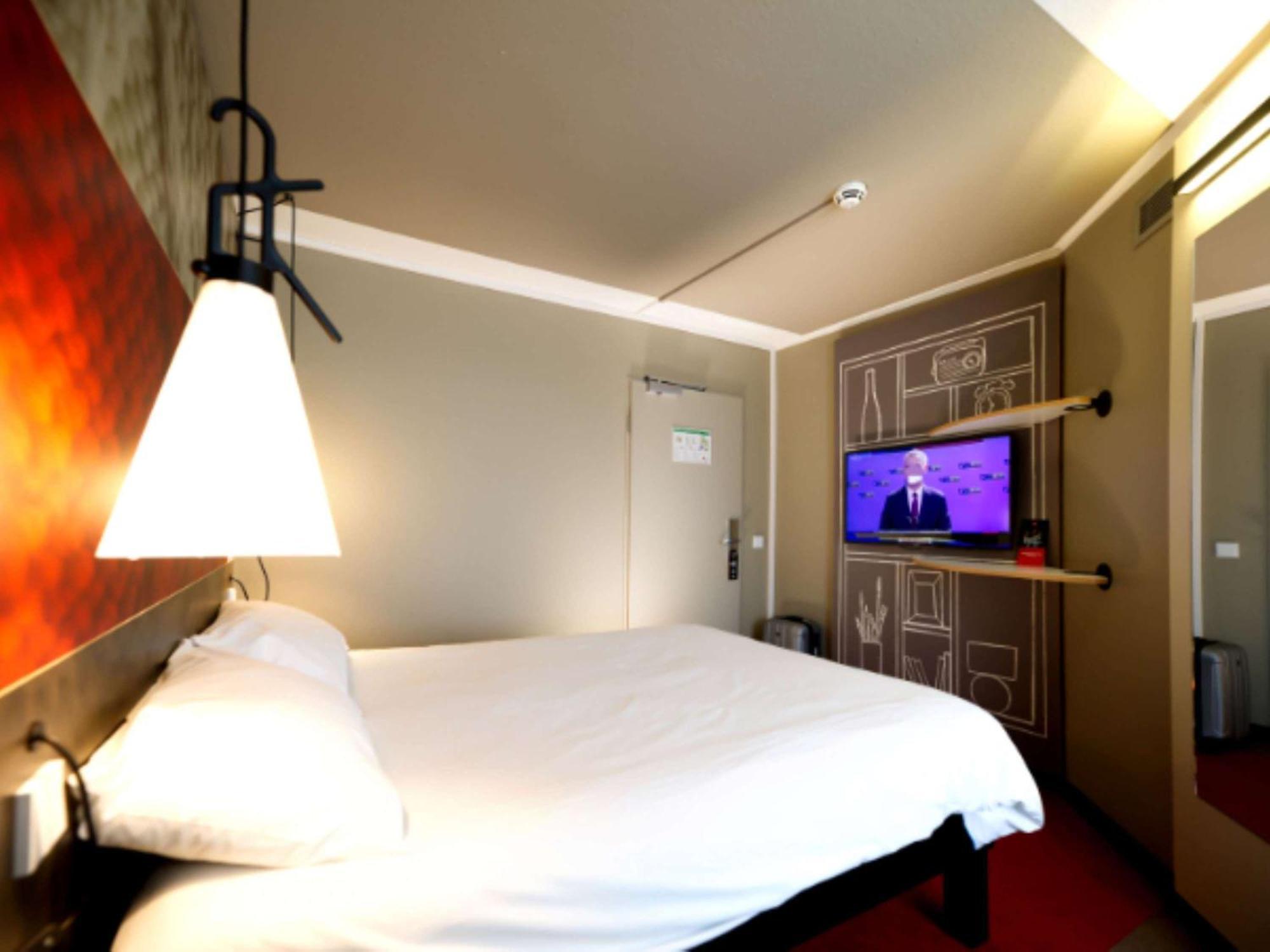 Ibis Koeln Centrum Exterior photo