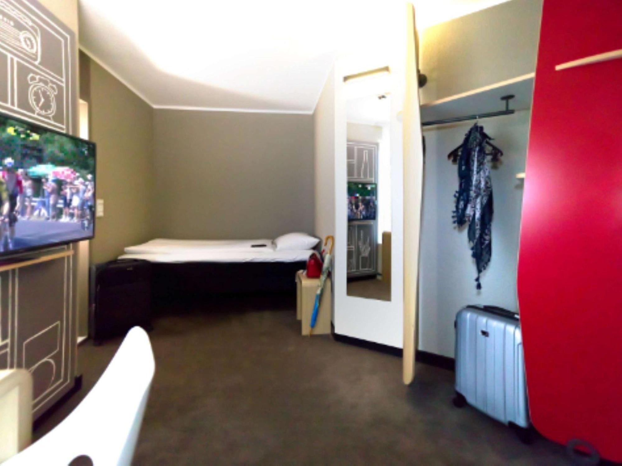 Ibis Koeln Centrum Exterior photo