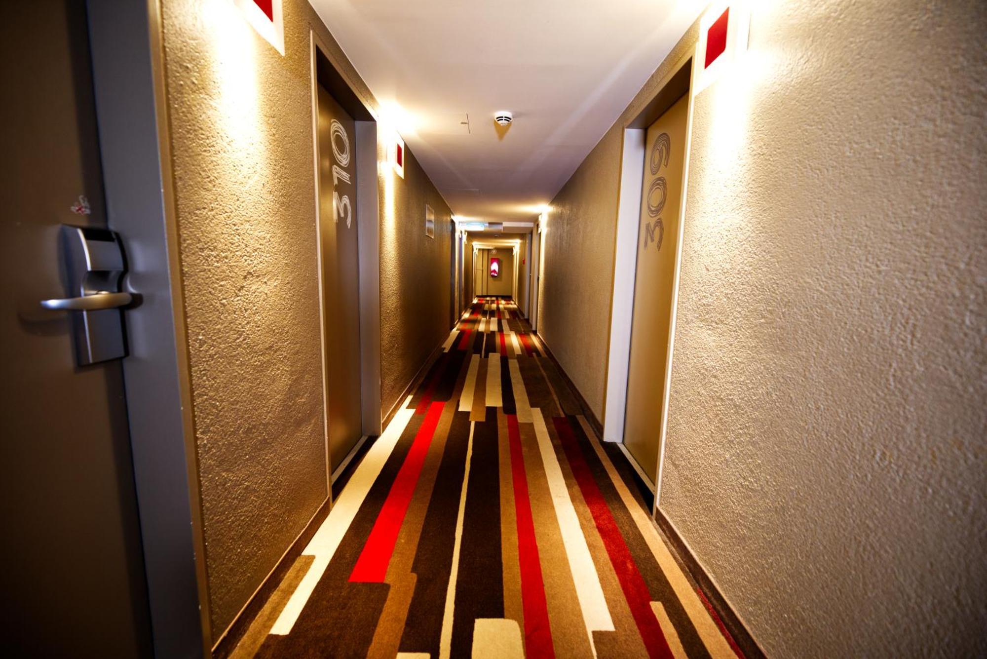 Ibis Koeln Centrum Exterior photo